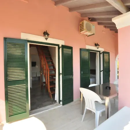 Tassos アパートホテル コルフ島